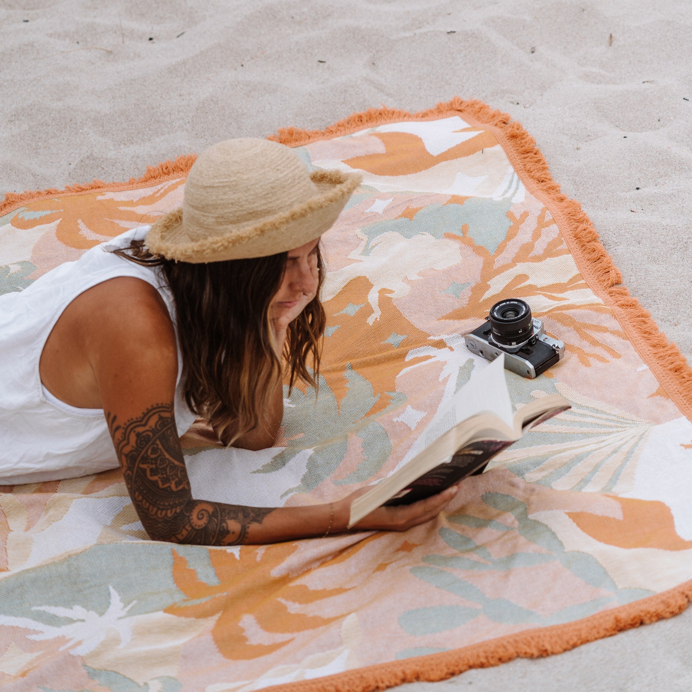 Hideaway Woven Beach Blanket